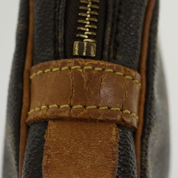 Louis Vuitton Marly Dragonne Clutch - Picture 4 of 17